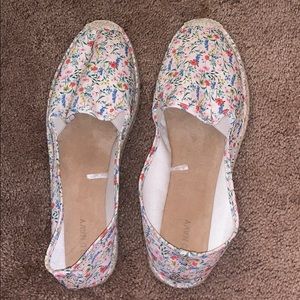 Brand new, worn only to try on. Floral print flats